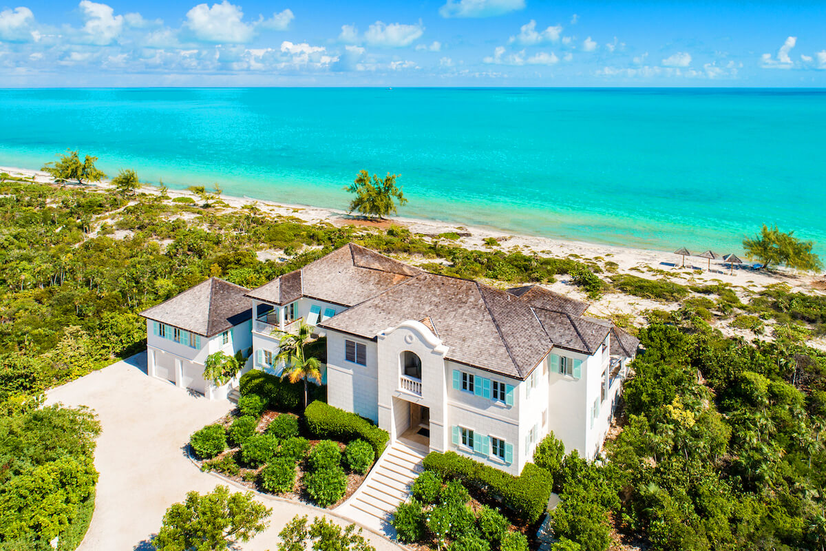 Long-Bay-Beach-House-11_1200